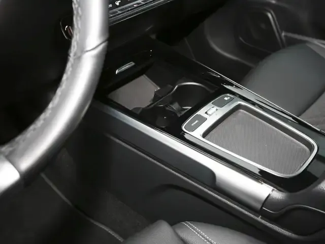 Mercedes-Benz GLB 220