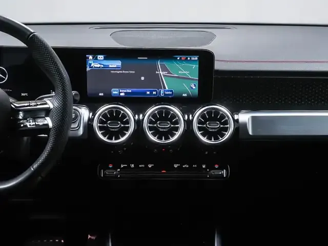Mercedes-Benz EQB 300
