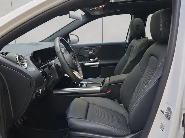 Mercedes-Benz EQA 300