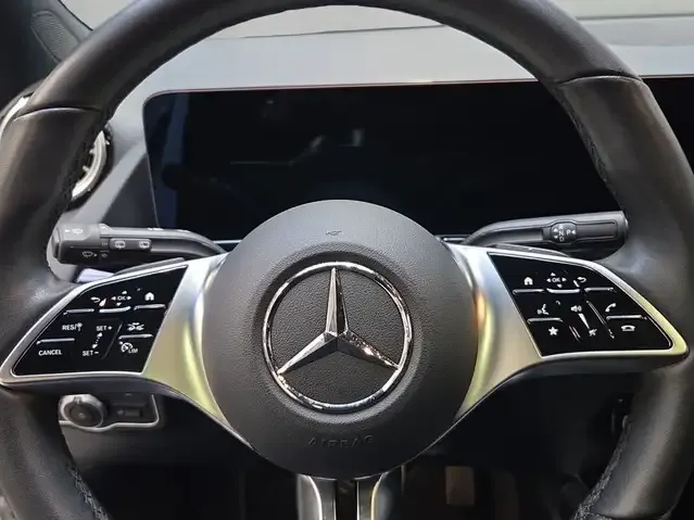 Mercedes-Benz EQA 300