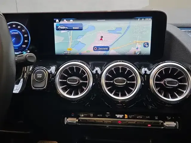 Mercedes-Benz EQA 300