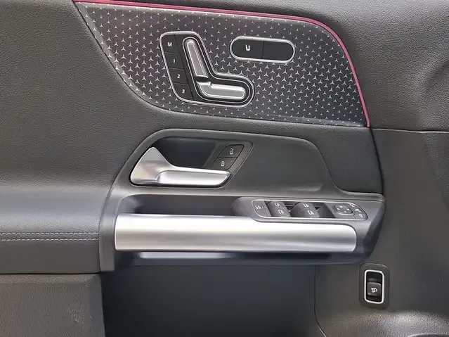 Mercedes-Benz EQA 300