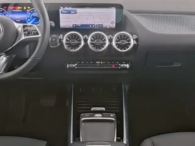 Mercedes-Benz EQA 300