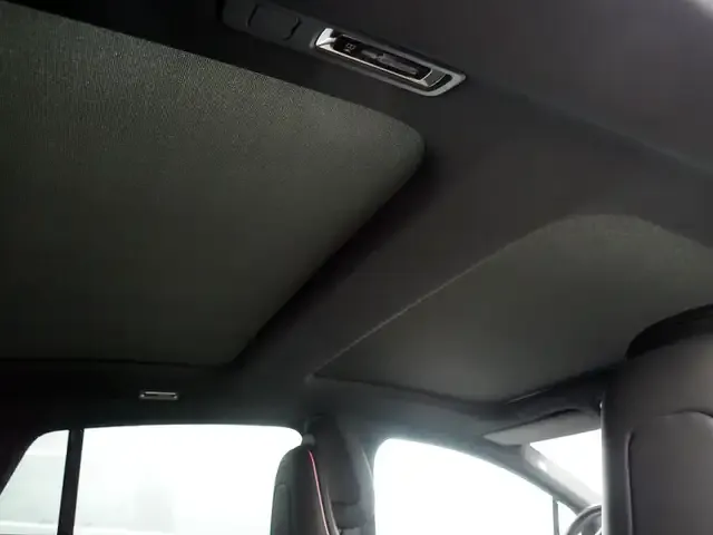 Mercedes-Benz EQE 43