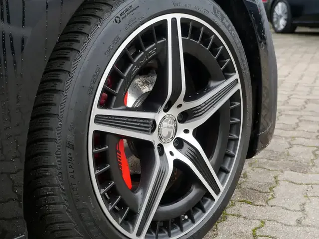 Mercedes-Benz EQE 43