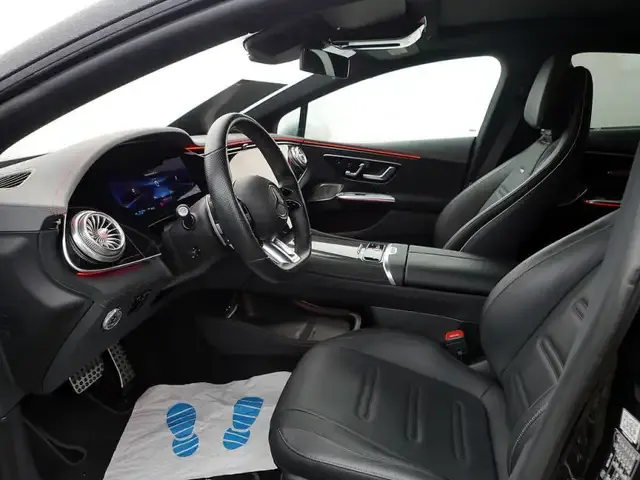 Mercedes-Benz EQE 43