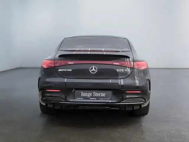 Mercedes-Benz EQE 43