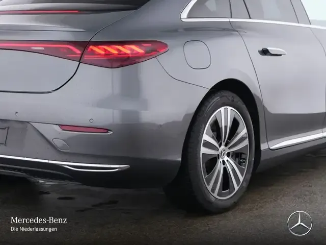 Mercedes-Benz EQE 300