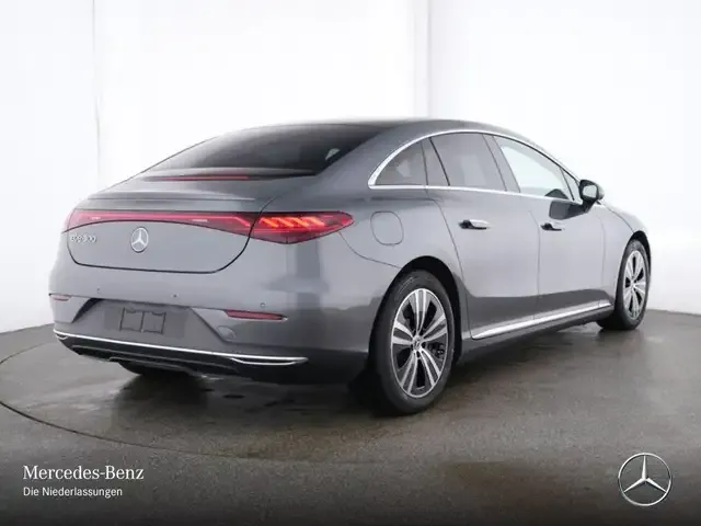 Mercedes-Benz EQE 300