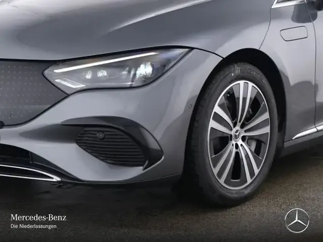 Mercedes-Benz EQE 300