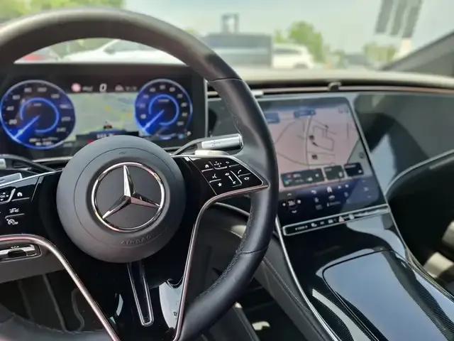 Mercedes-Benz EQS