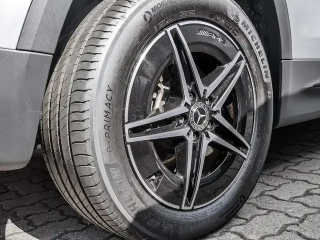 Mercedes-Benz EQB 300