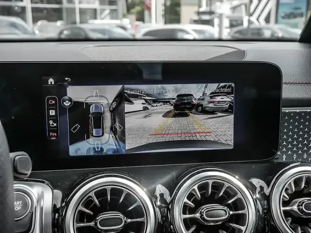 Mercedes-Benz EQB 300