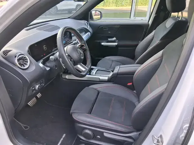 Mercedes-Benz GLB 220