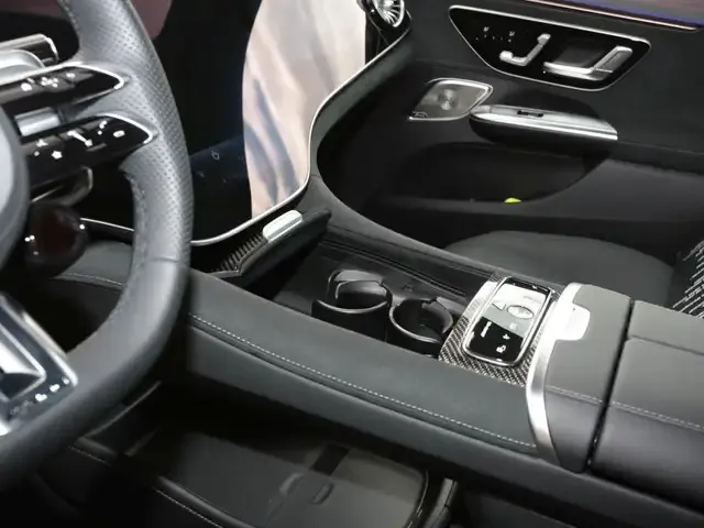 Mercedes-Benz EQE 53