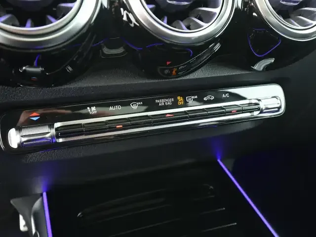 Mercedes-Benz GLB 220