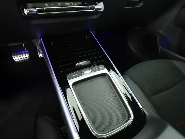 Mercedes-Benz GLB 220