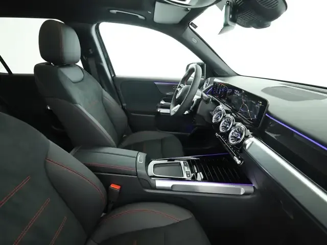 Mercedes-Benz GLB 220