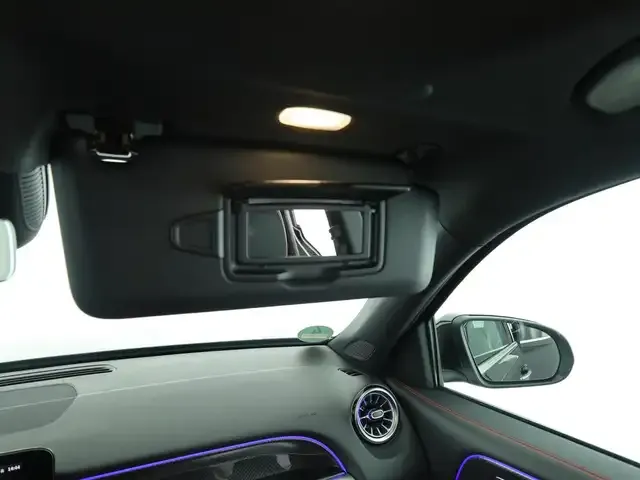 Mercedes-Benz GLB 220