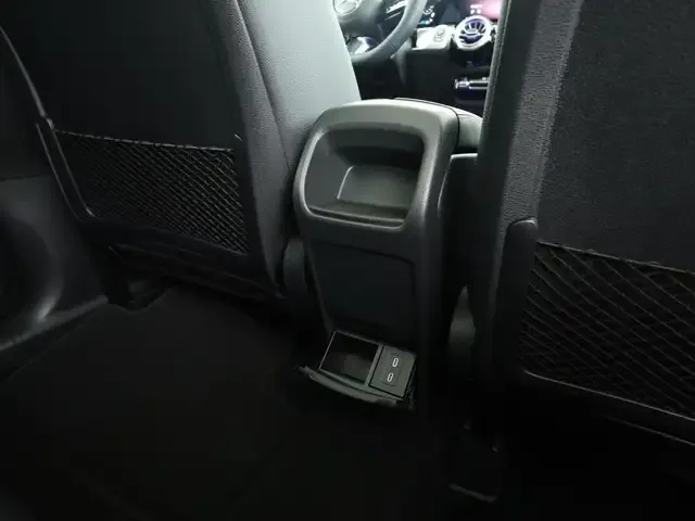 Mercedes-Benz GLB 220