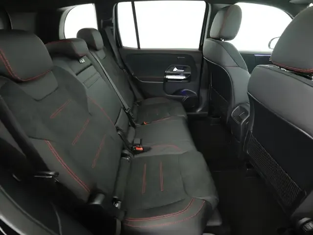 Mercedes-Benz GLB 220