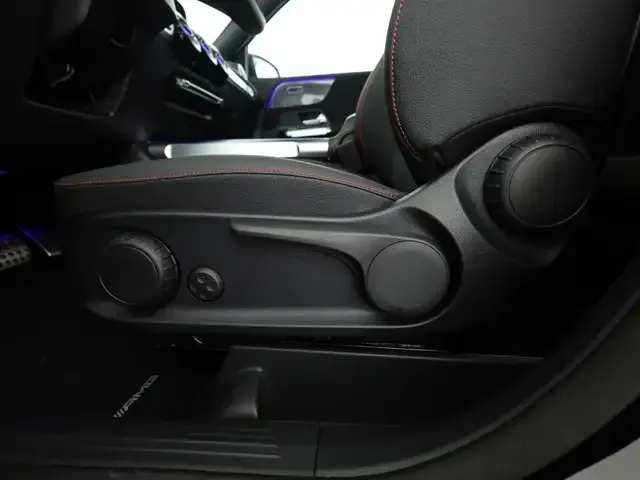 Mercedes-Benz GLB 220