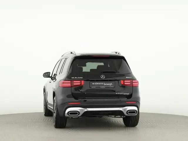 Mercedes-Benz GLB 220