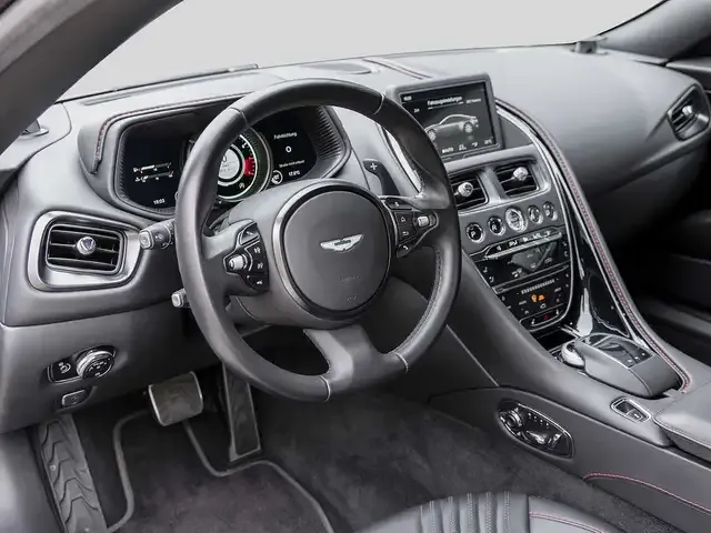 Aston Martin DB11