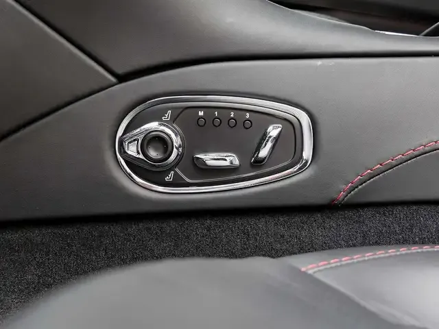 Aston Martin DB11