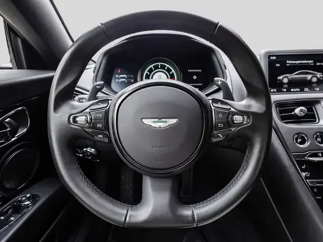 Aston Martin DB11