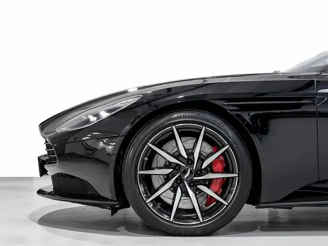 Aston Martin DB11