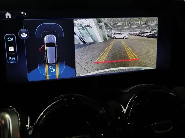 Mercedes-Benz GLB 220