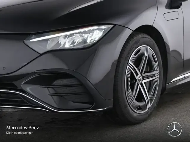 Mercedes-Benz EQE 300