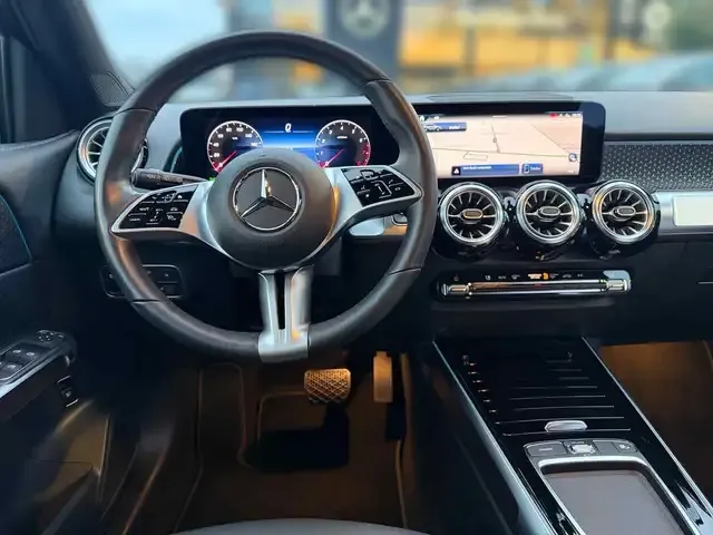 Mercedes-Benz GLB 200