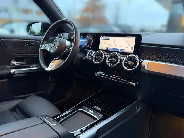 Mercedes-Benz GLB 200