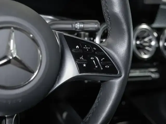 Mercedes-Benz EQB 300