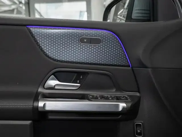 Mercedes-Benz EQB 300