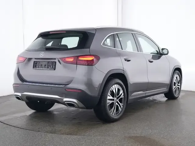 Mercedes-Benz GLA 180