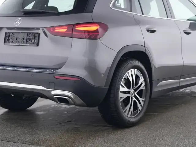 Mercedes-Benz GLA 180