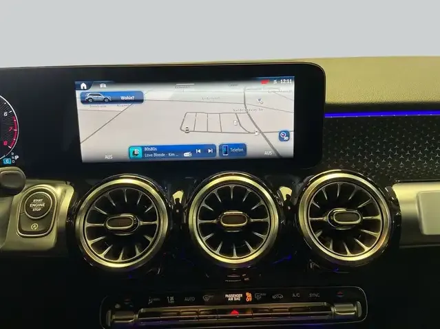 Mercedes-Benz GLB 200