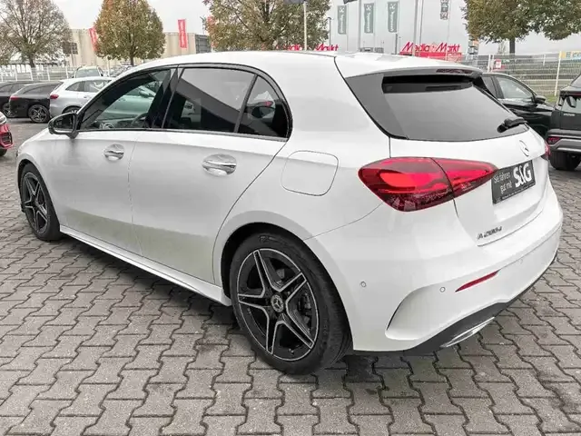 Mercedes-Benz A 200