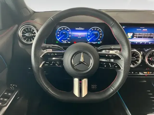 Mercedes-Benz EQB 350