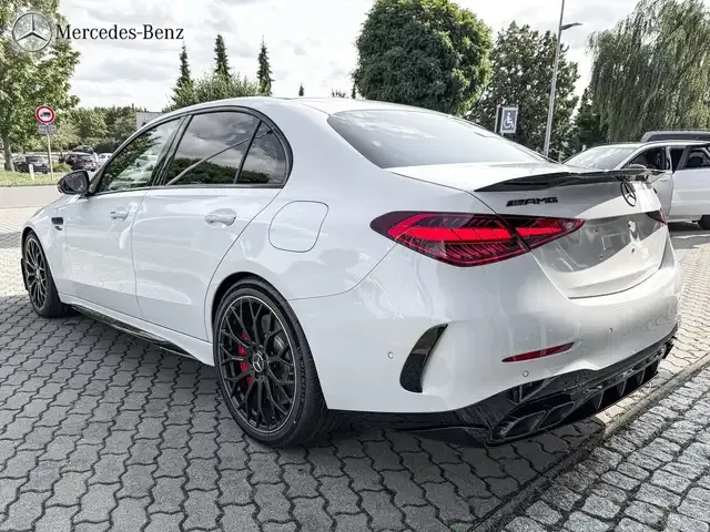 Mercedes-Benz C 63 AMG
