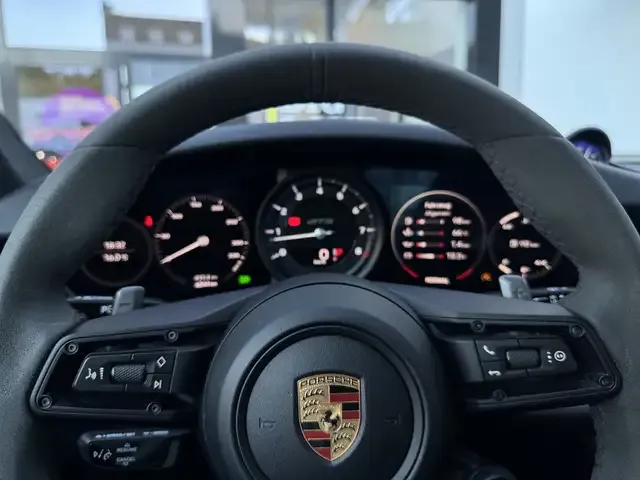 Porsche 992