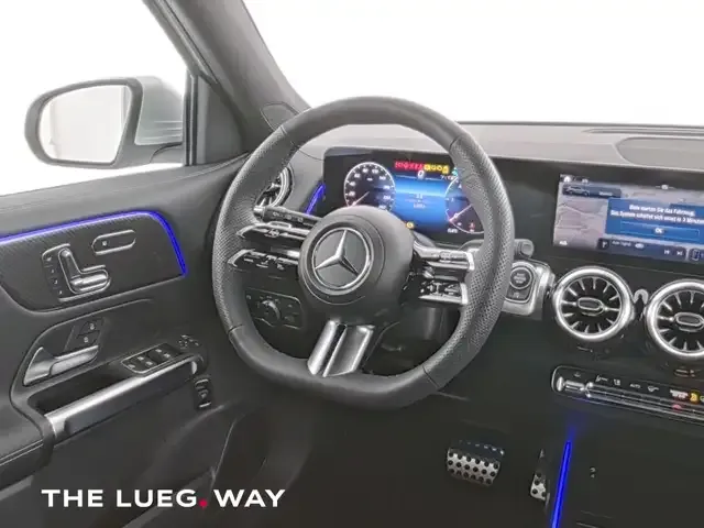 Mercedes-Benz GLB 220