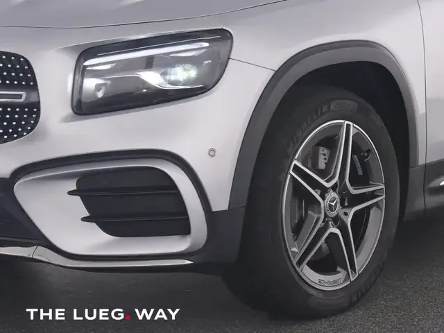 Mercedes-Benz GLB 220