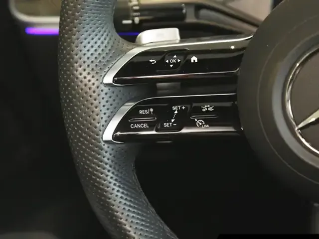 Mercedes-Benz CLE 200