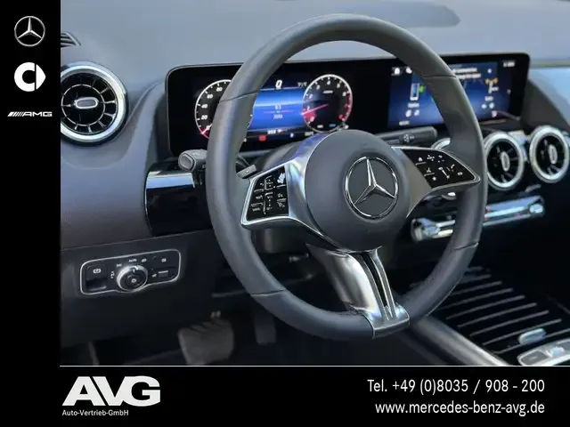 Mercedes-Benz B 220