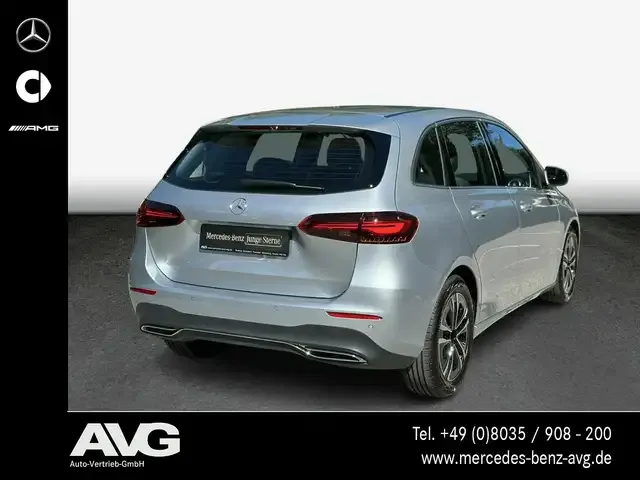 Mercedes-Benz B 220