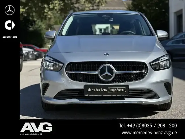 Mercedes-Benz B 220